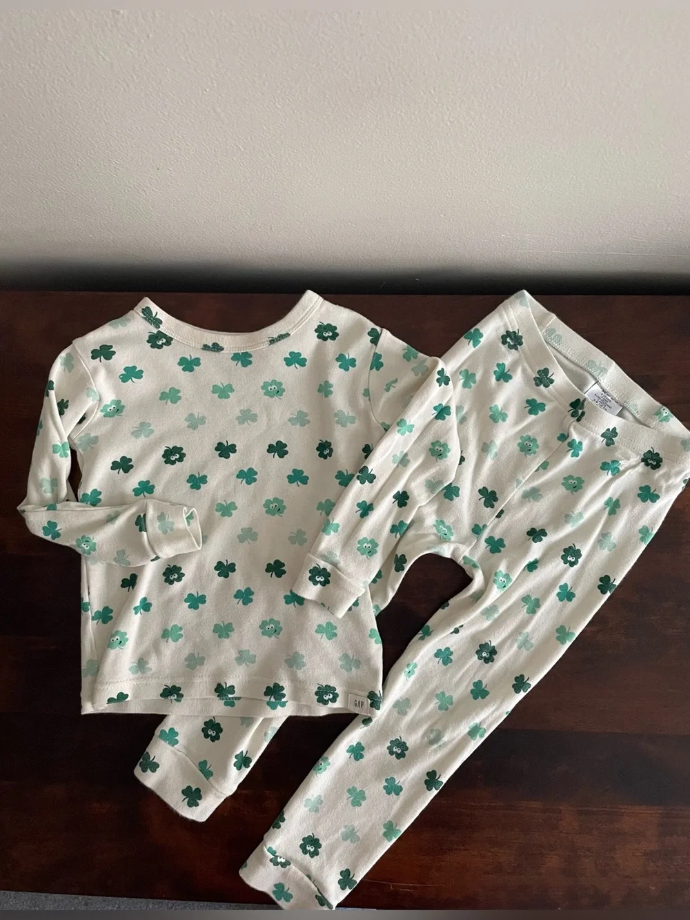 Baby Gap 3T Unisex Shamrock PJ Set